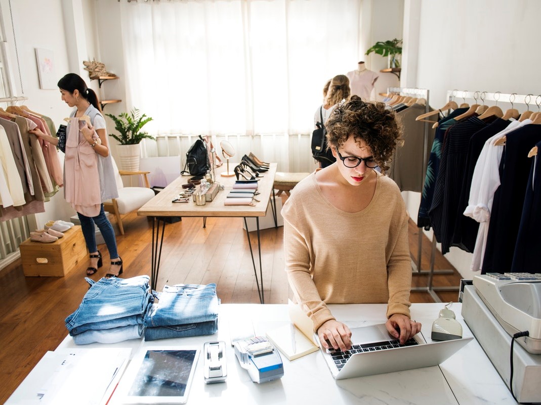 Retail & Customer Service